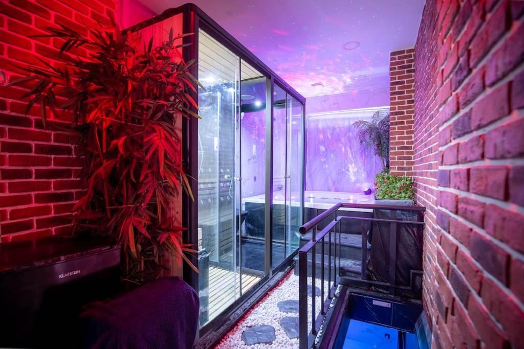 Luxury Spa Yourhosthelper Parijs Buitenkant foto